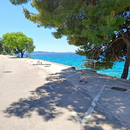Zamalin Seaview Apartament
